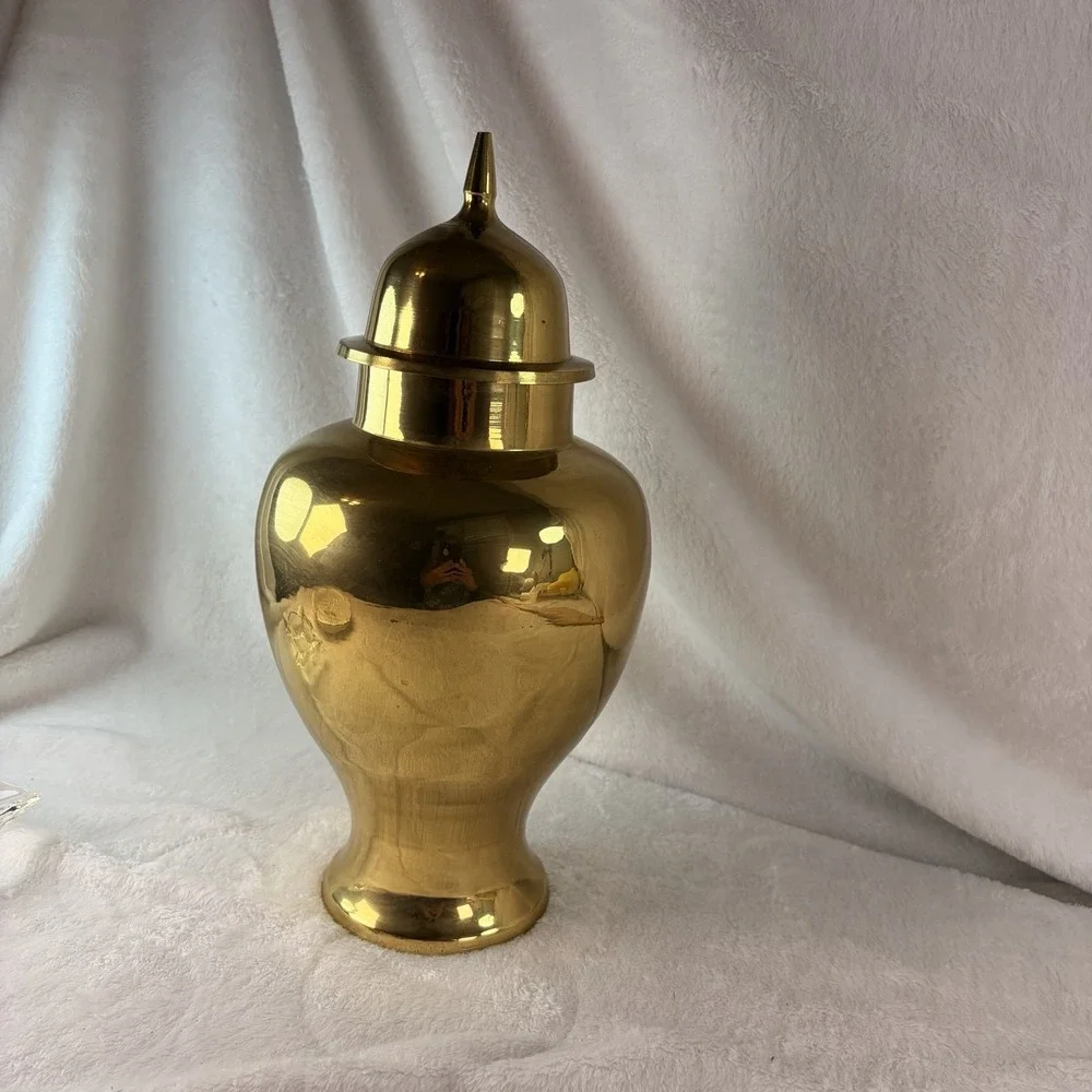 Vintage Solid Brass Ginger Jar Pointed Finial Lid Hollywood Regency Temple Urn